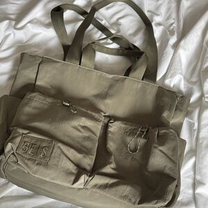 BEIS Sports Carryall in Green